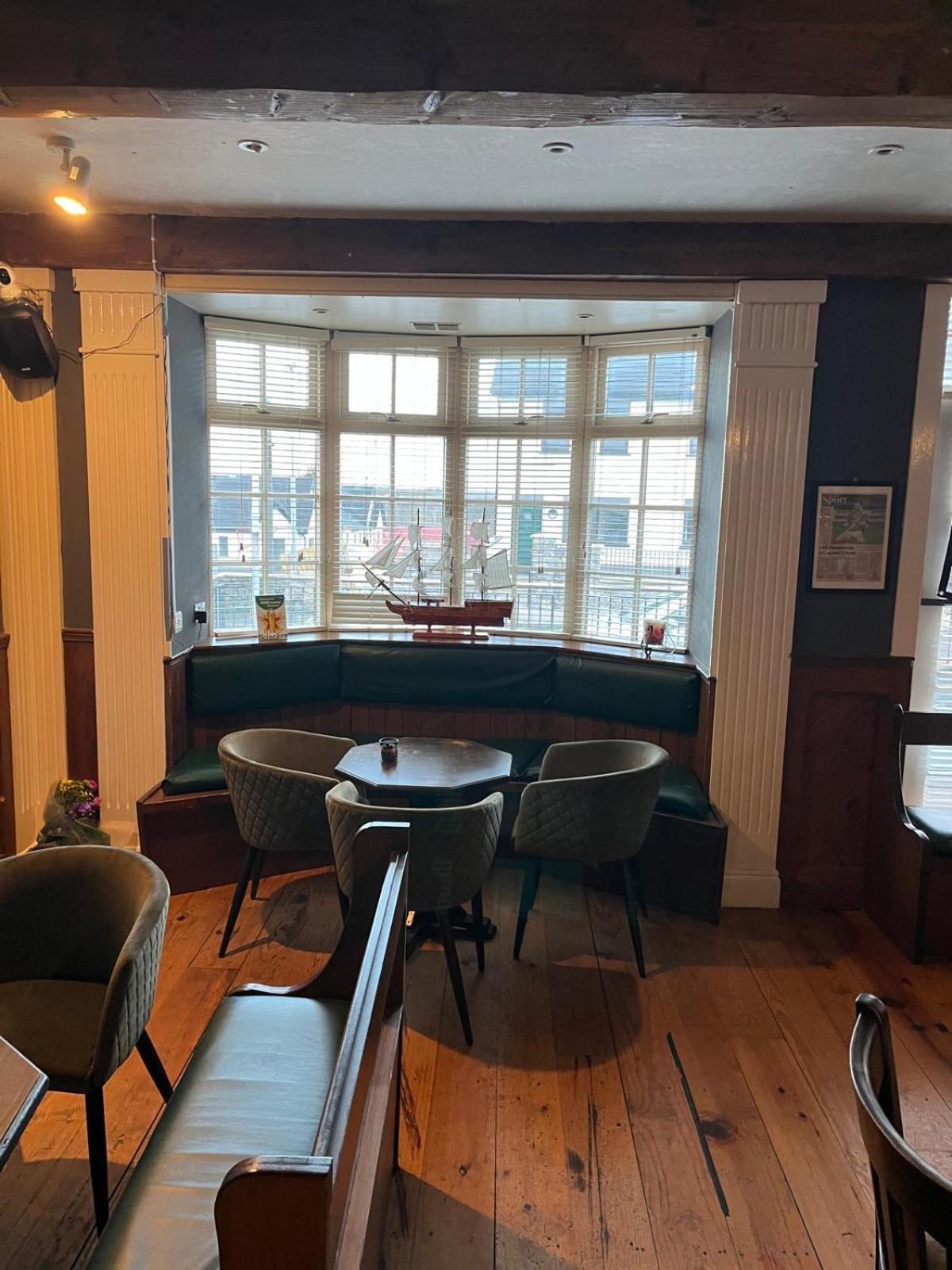 The Coach House Inn Moycullen Экстерьер фото
